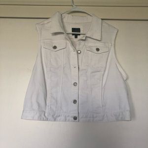 White denim vest